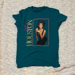 Whitney Houston    Tee. Size med